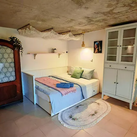 Magnolia With Free Parking Апартаменты Кошице